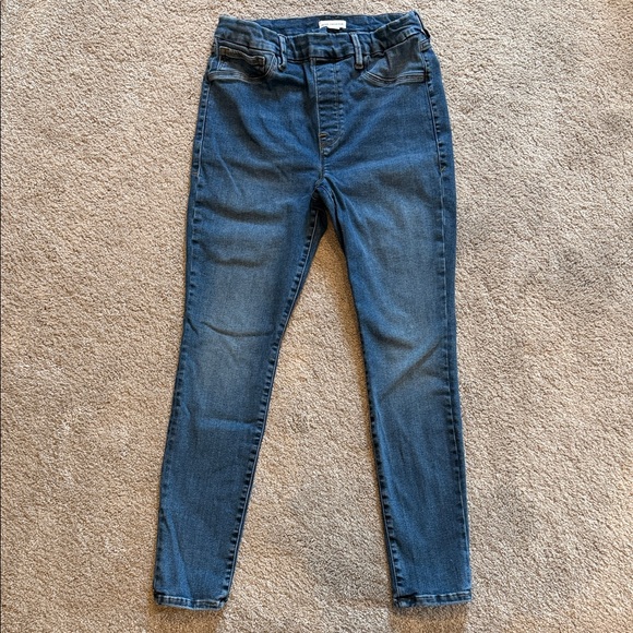 Good American Power Stretch Pull-On Skinny Jeans - Picture 1 of 5